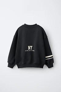 NUMBER PRINT SWEATSHIRT