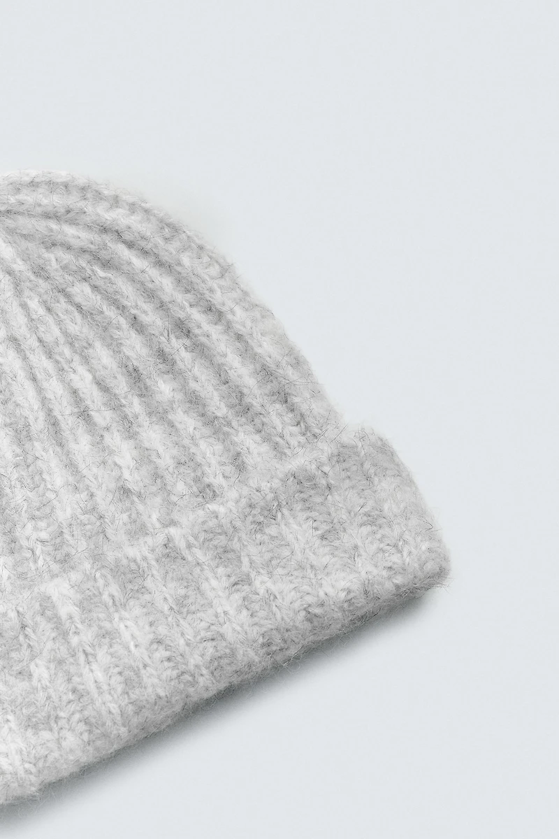 BONNET EN MAILLE STRUCTURÉE