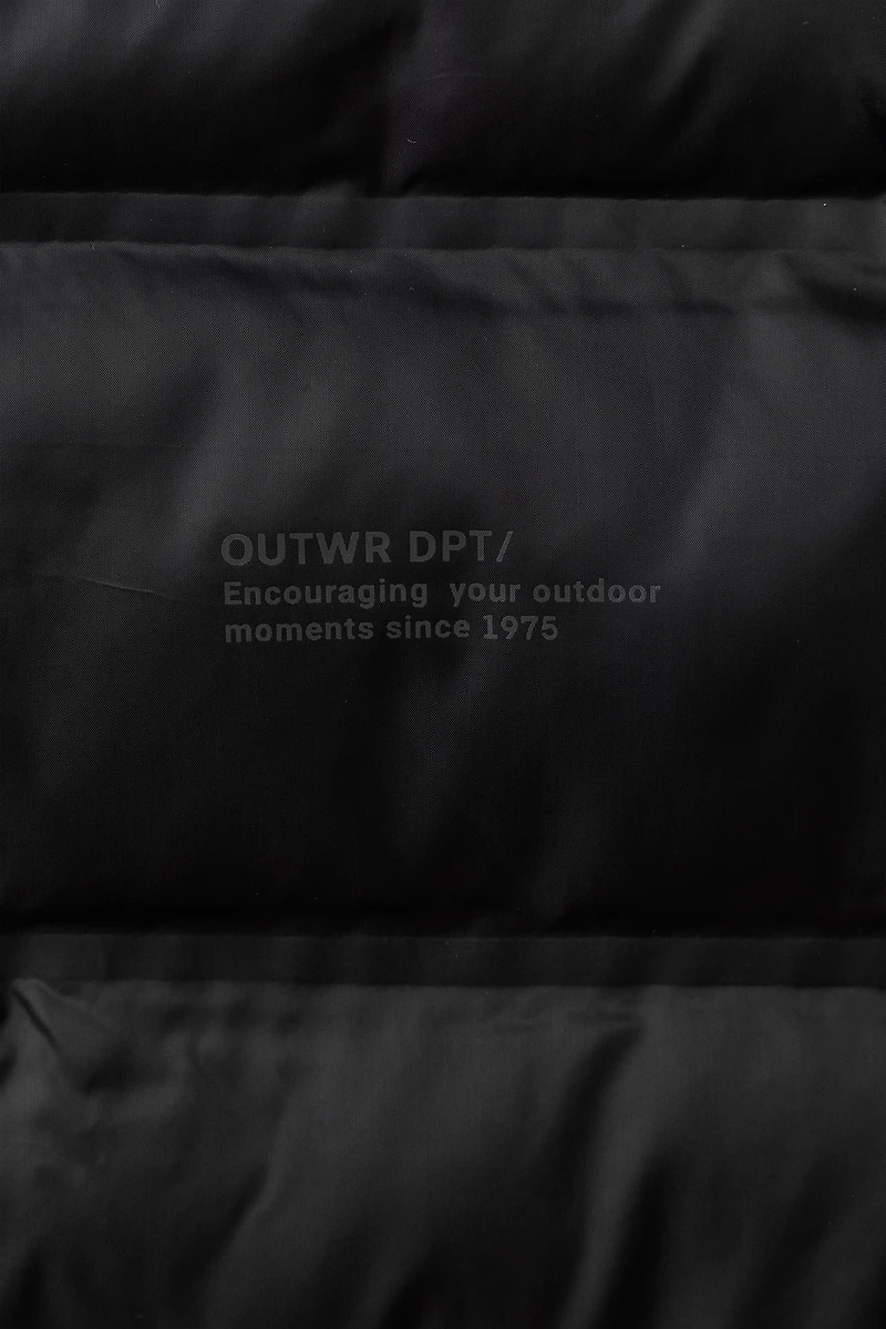 LIGHTWEIGHT WATER-REPELLENT HOODIE VEST