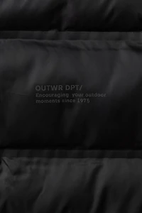 LIGHTWEIGHT WATER-REPELLENT HOODIE VEST