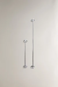 SILVER METAL TOWEL RACK