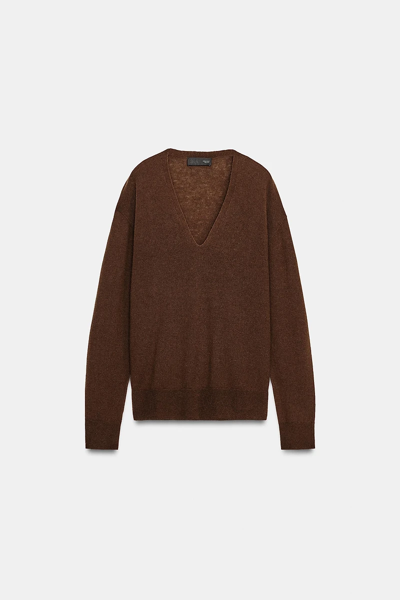 100% EXTRA-SOFT WOOL V-NECK JUMPER