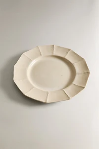 ASSIETTE PLATE GRÈS RELIEF LIGNES CADRE