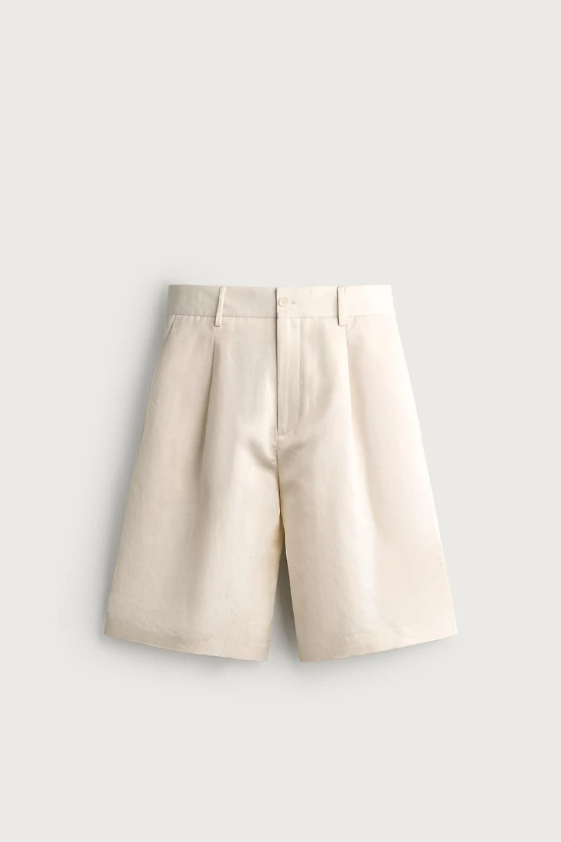 WIDE FIT PLEATED SHORTS
