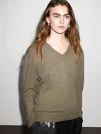 Knit 100% cashmere V-neck sweater