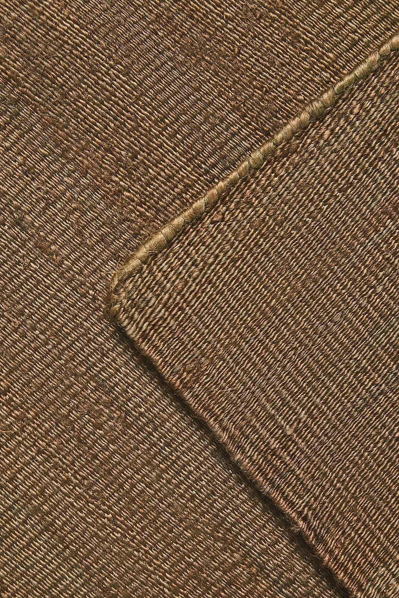 LIGHTWEIGHT JUTE AREA RUG