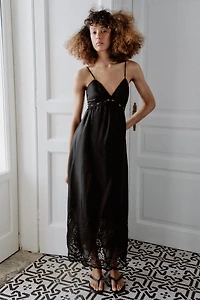 EMBROIDERED MIDI DRESS