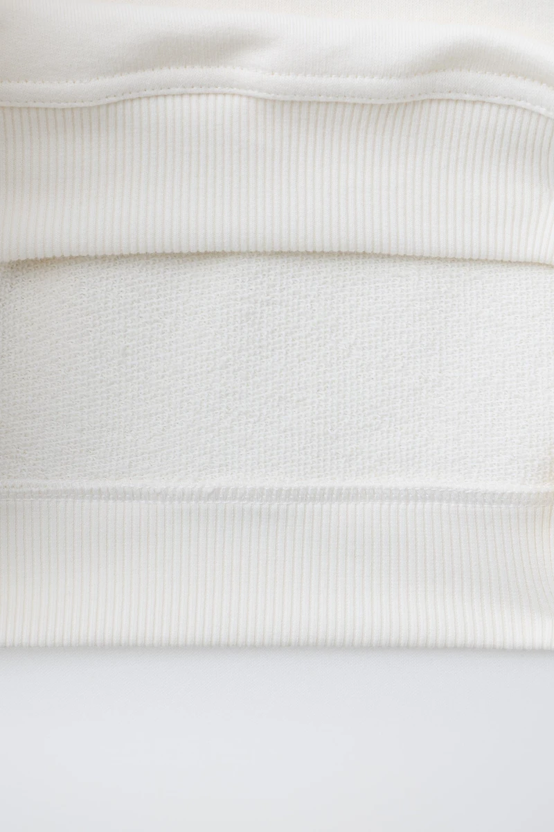 CONTRAST RIB NECK SWEATSHIRT