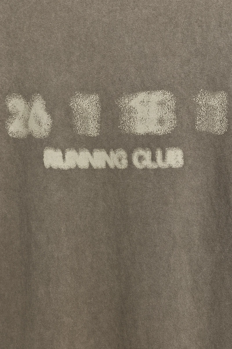 PRINTED GRAPHIC RUNNING T-SHIRT