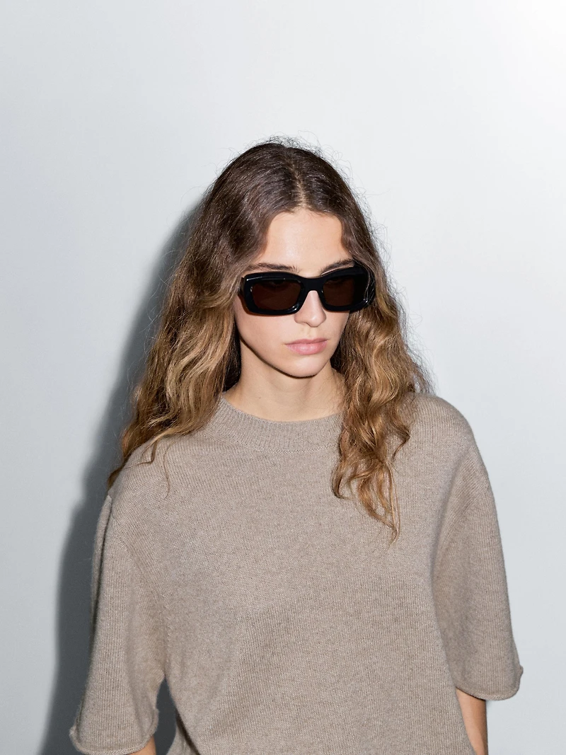 Oversize knit sweater with short sleeves
