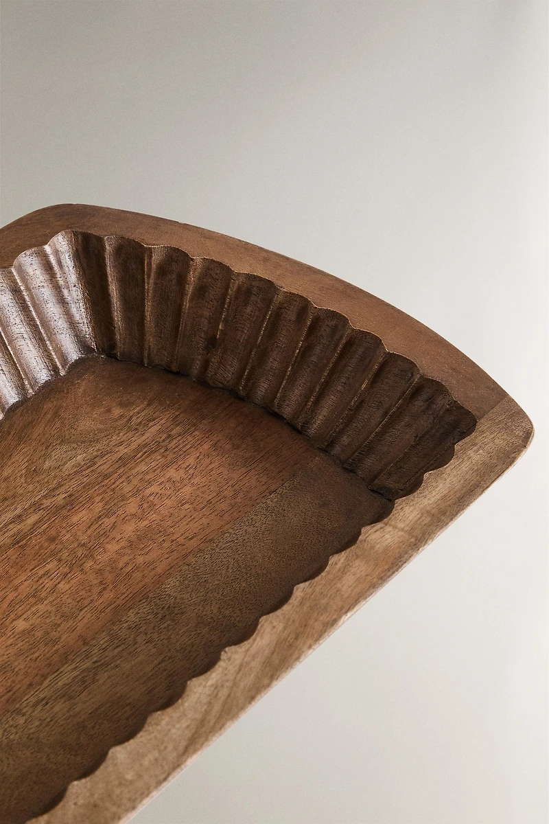 DECORATIVE WOODEN TRAY