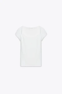 T-SHIRT À ENCOLURE CARRÉE