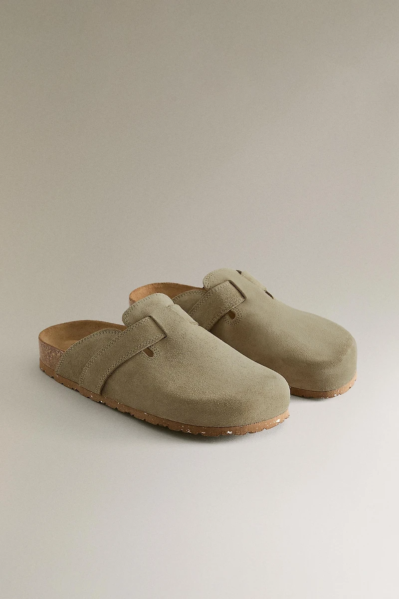 LEATHER CLOGS WITH STRAP