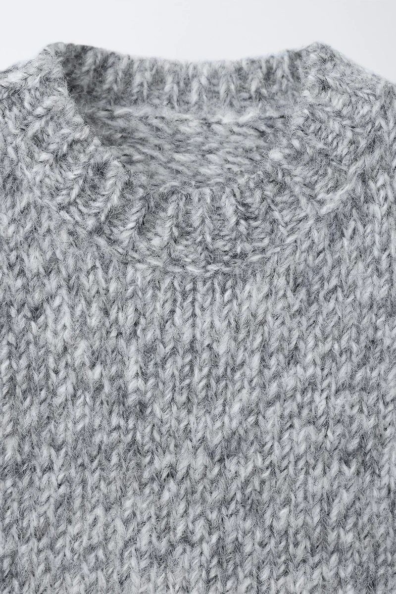 KNIT VEST