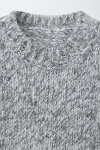 KNIT VEST
