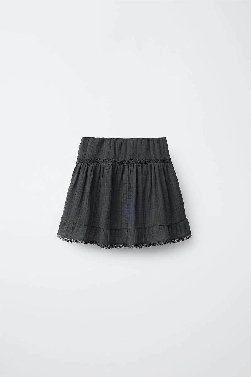 LACE SKORT