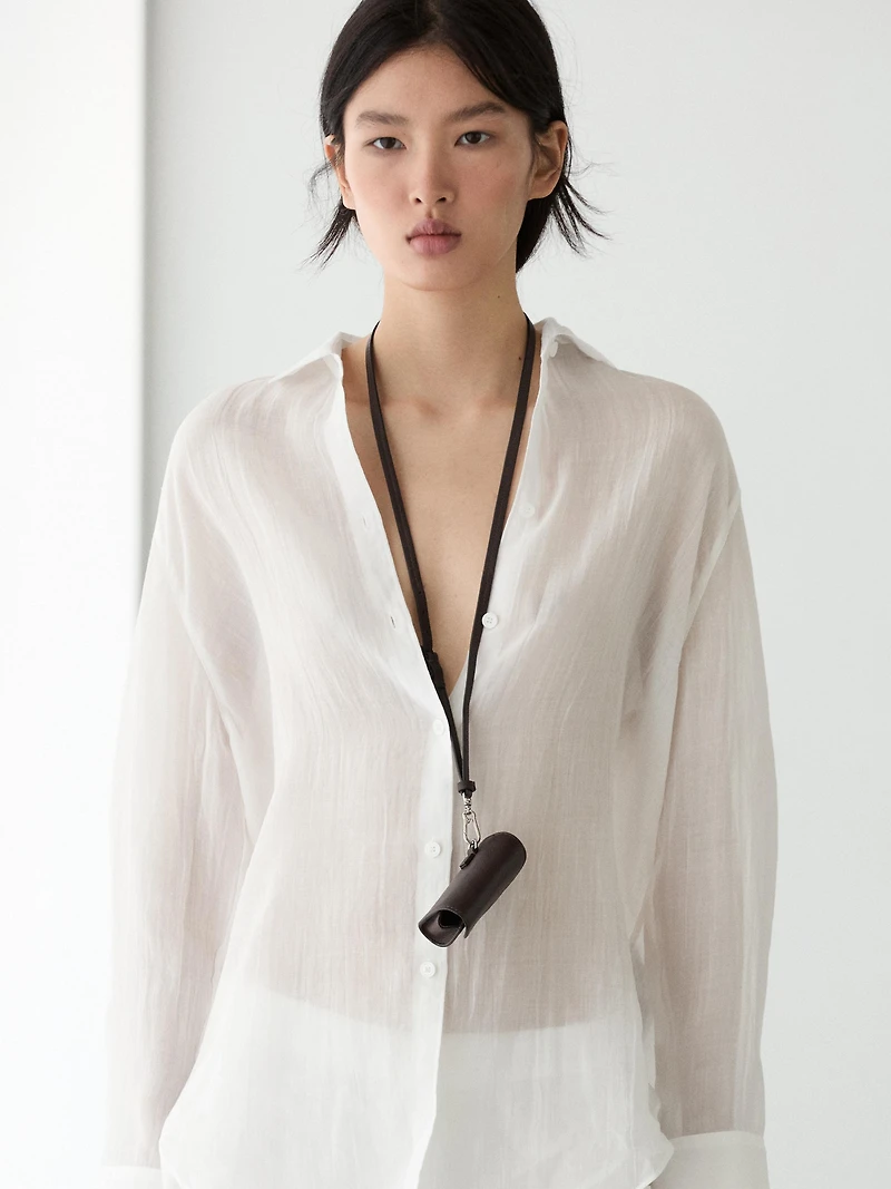Flowing shirt with collar