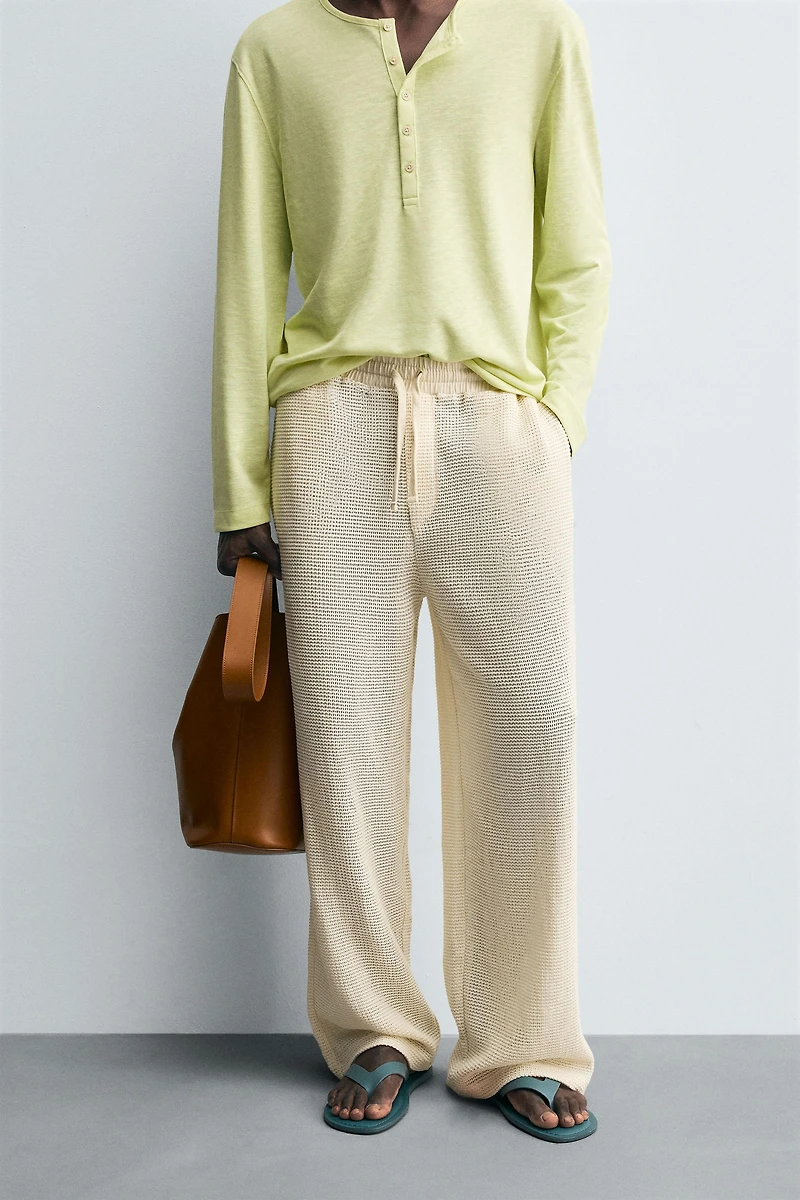 PANTALON COUPE DÉCONTRACTÉE STRUCTURE OUVERTE