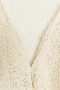 SHINY RUFFLED LACE TOP