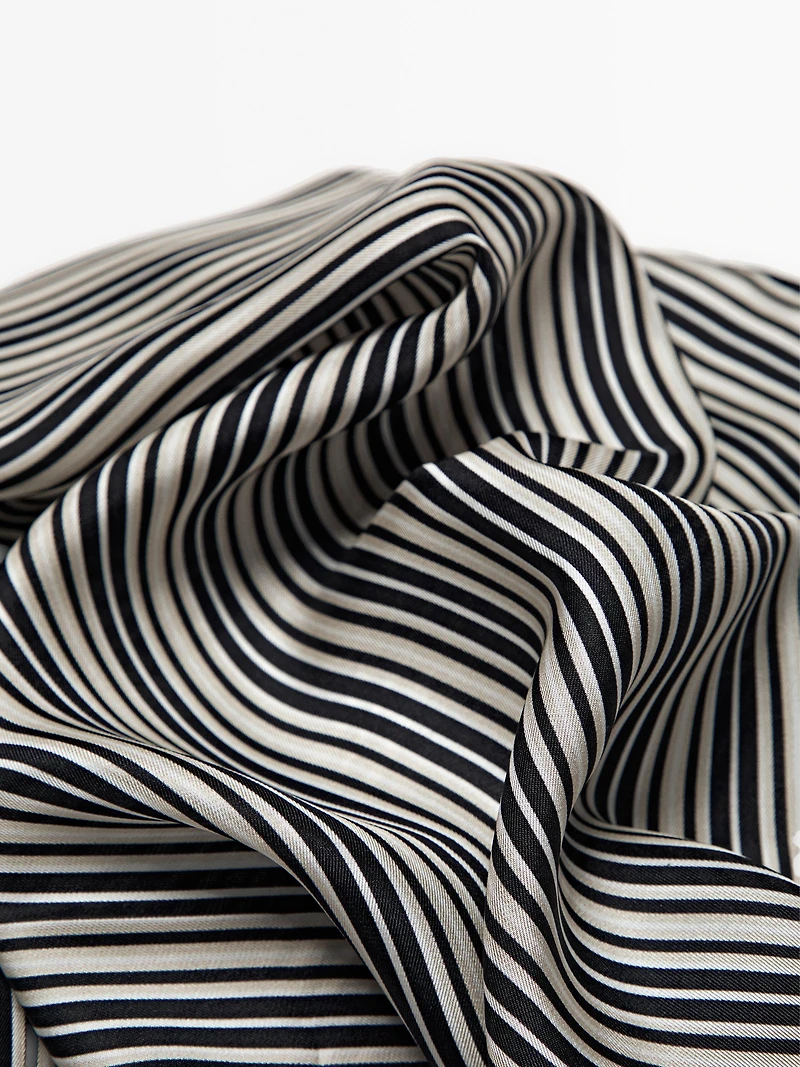 Foulard à rayures 100 % soie