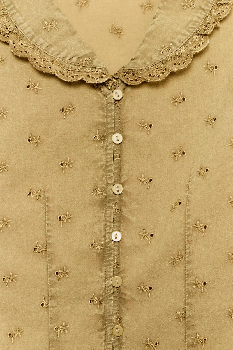 EMBROIDERED PETER PAN COLLAR SHIRT