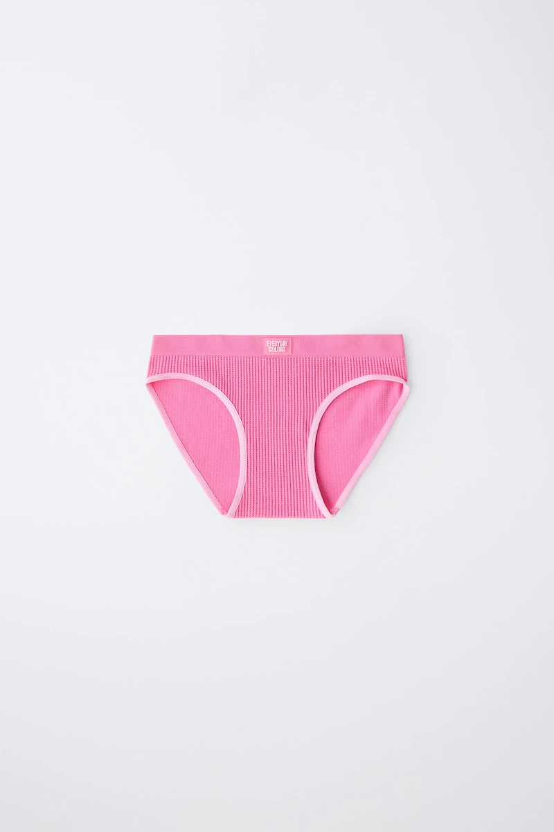 8-14 YEARS / THREE-PACK SEAMLESS UNDERWEAR