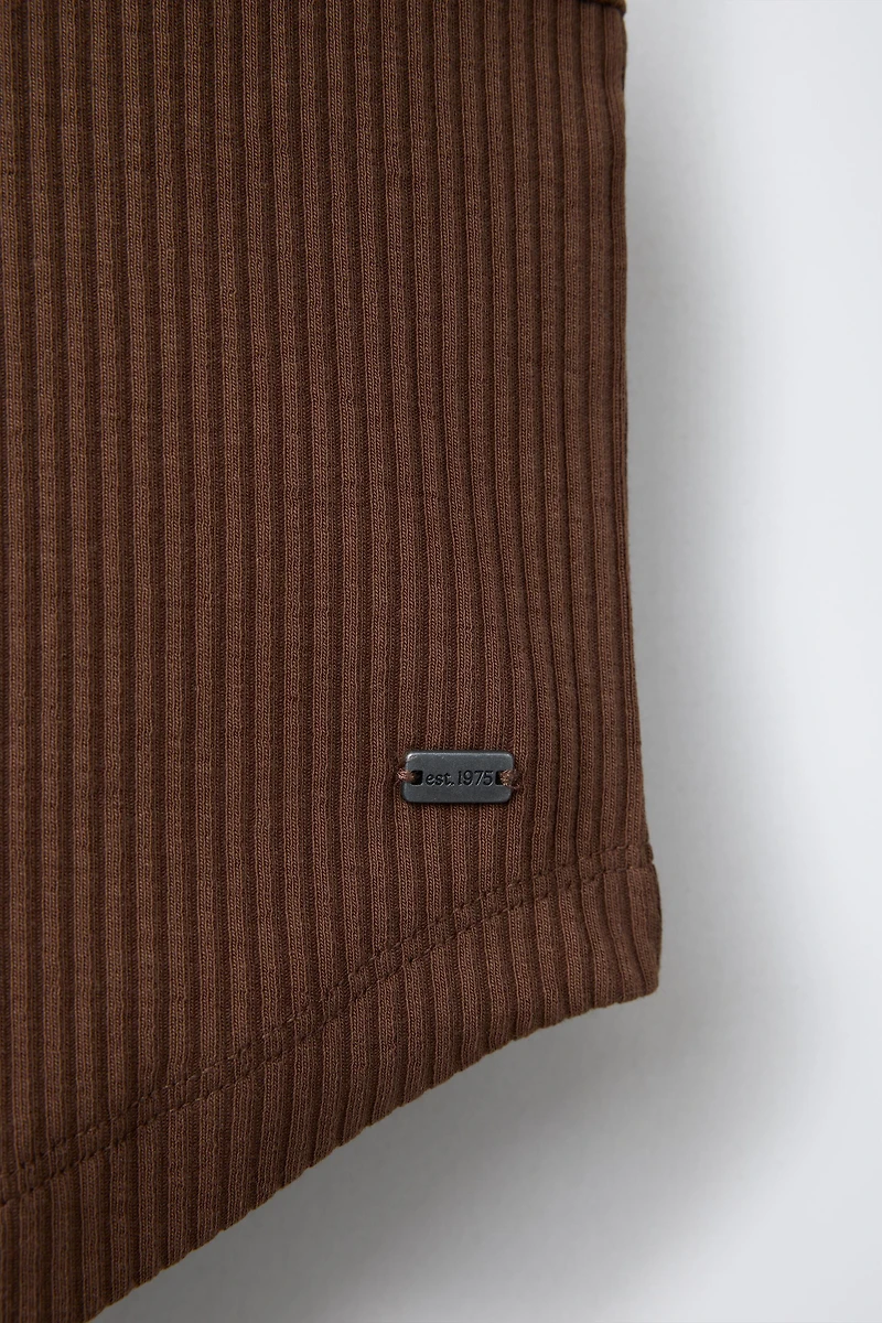 RIBBED SWIMMER T-SHIRT