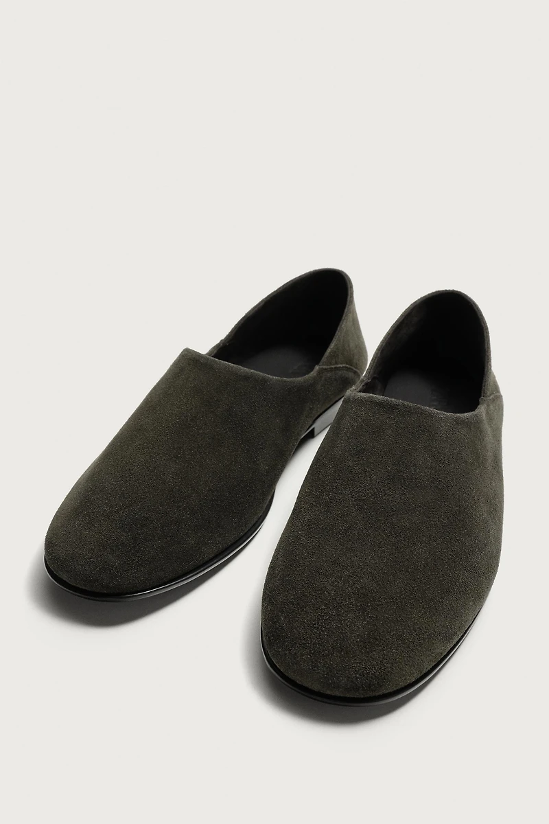 LEATHER LOAFERS