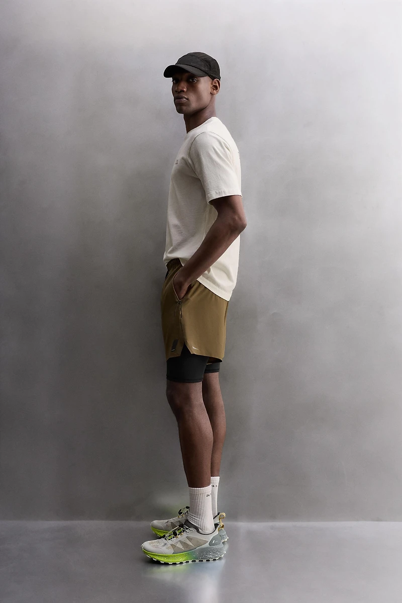 GRAPHIC PRINT T-SHIRT