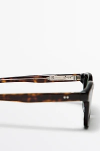 Round sunglasses