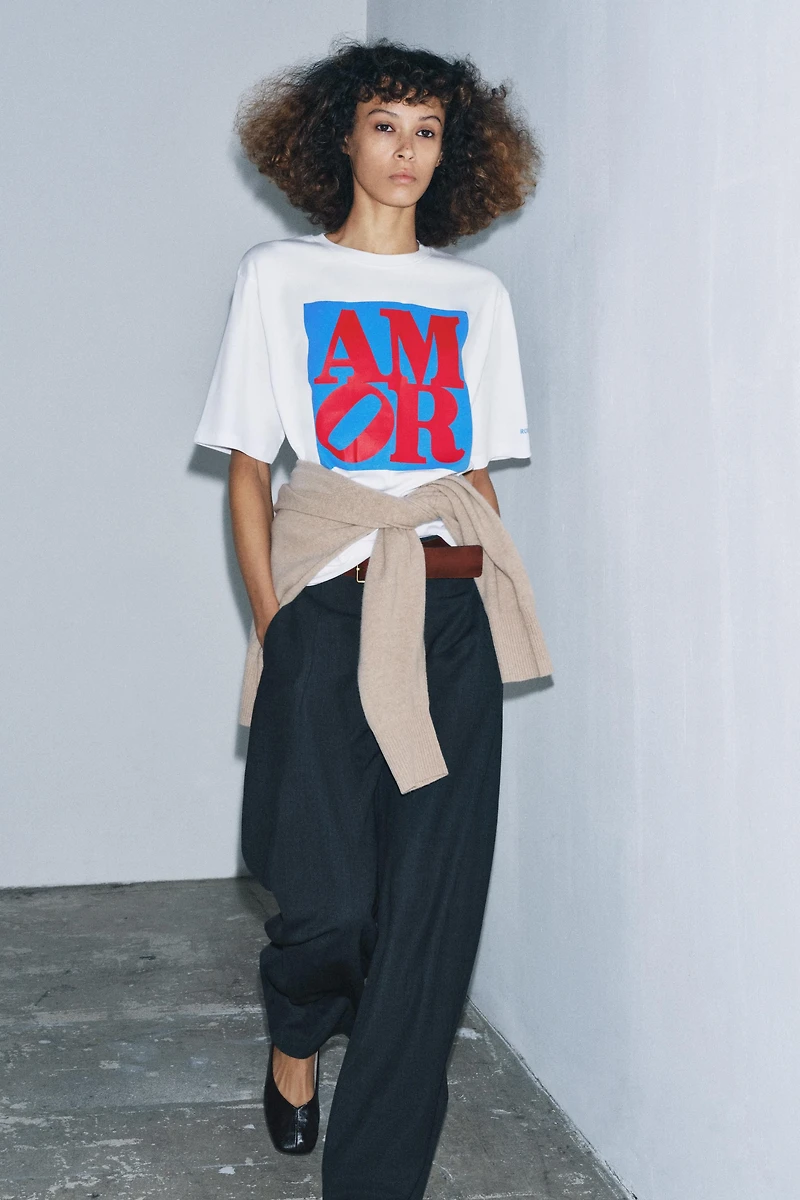 CONTRAST TEXT T-SHIRT