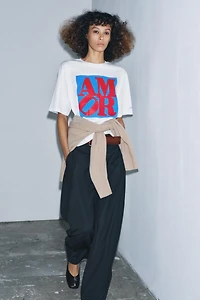 CONTRAST TEXT T-SHIRT
