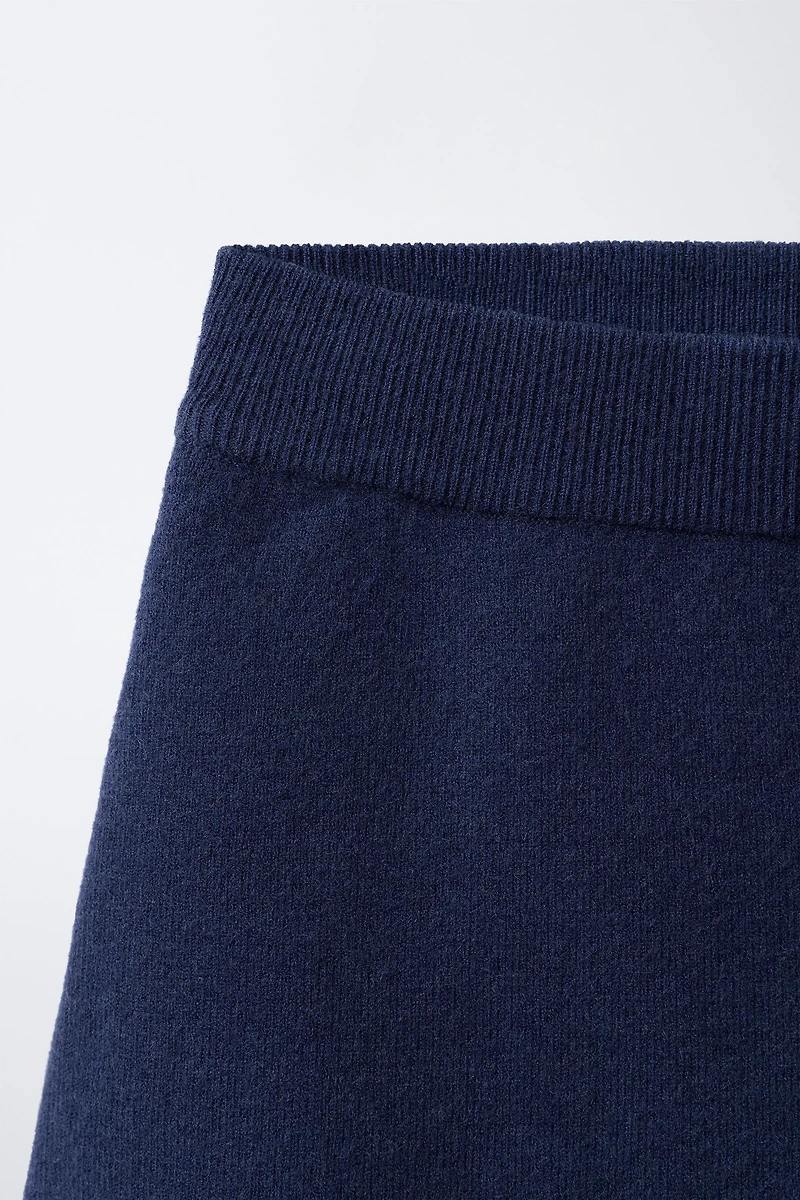 PLEATED KNIT SKIRT