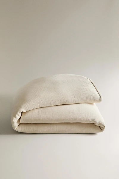 TEXTURED BEDSPREAD