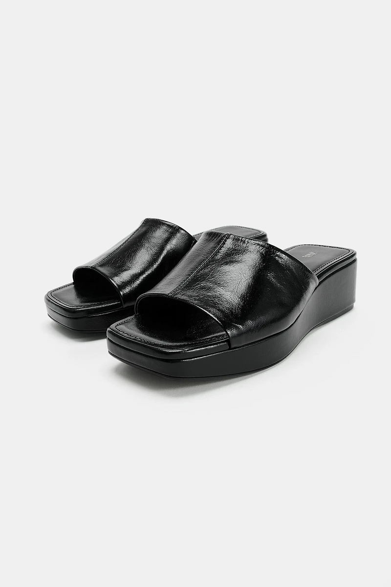 LEATHER PLATFORM SANDALS