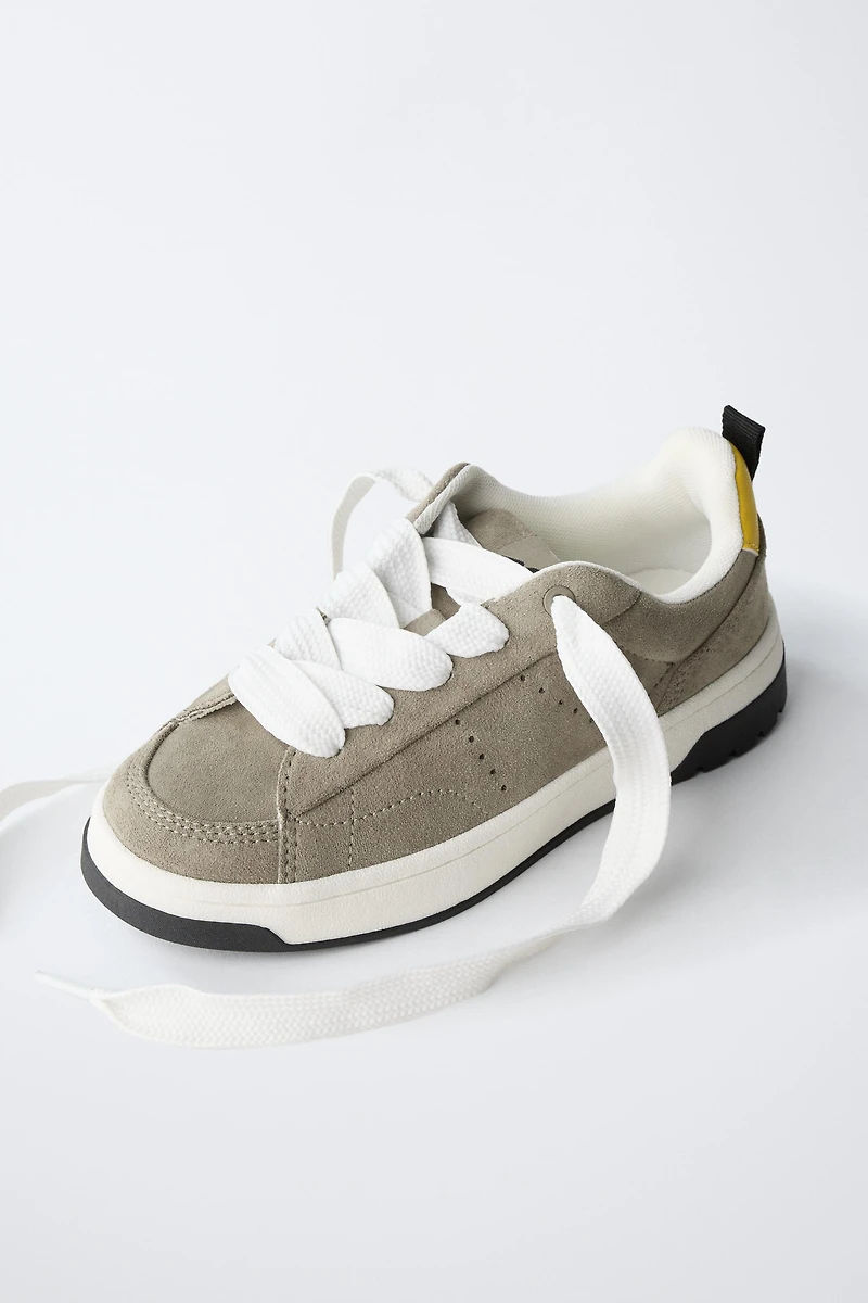 SKATER SNEAKERS