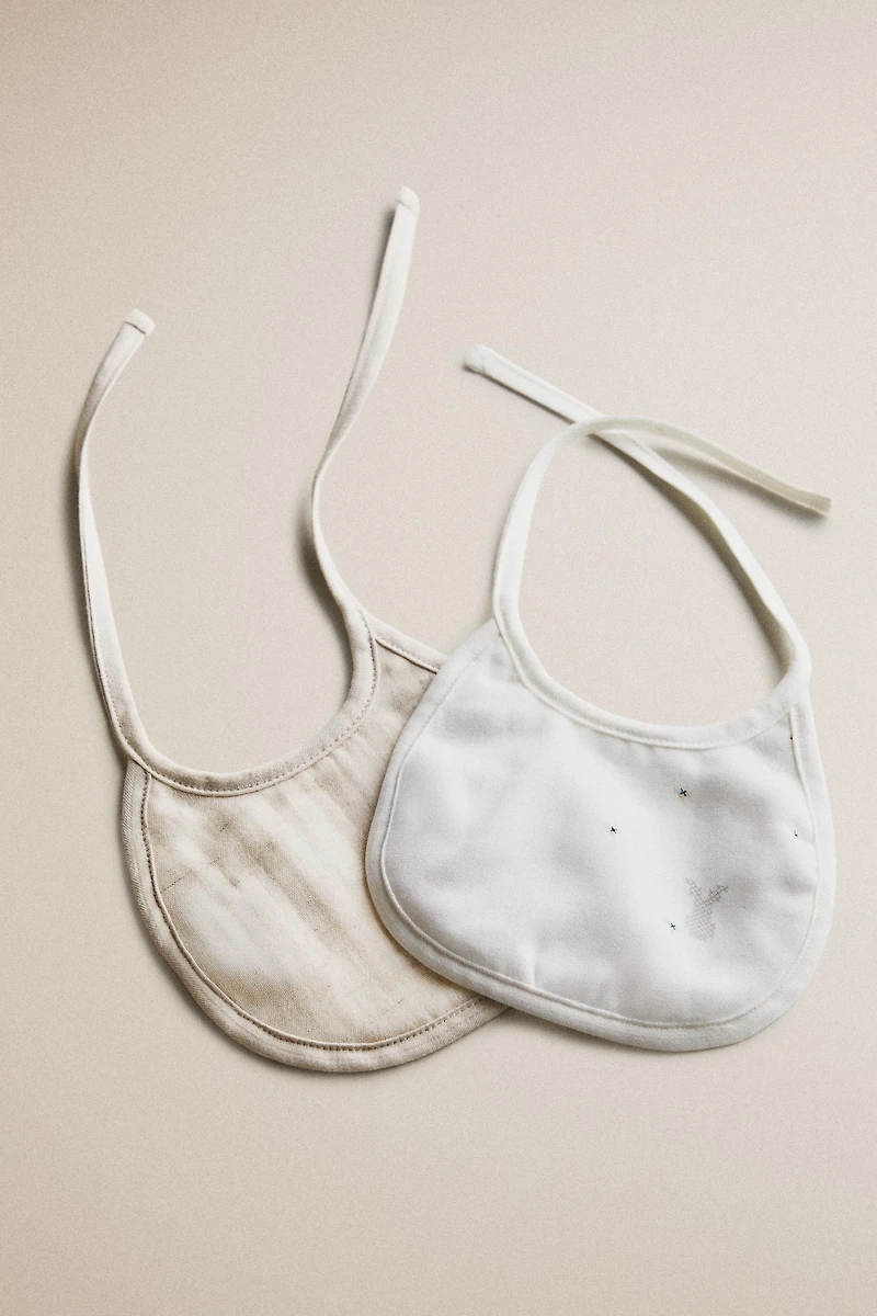 BABY EMBROIDERED BIBS (PACK OF 2)