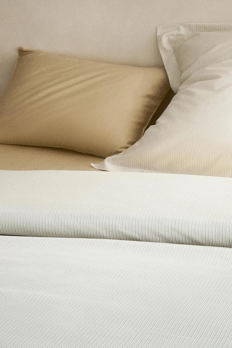 STRIPED SATEEN DUVET COVER (300 THREAD COUNT)