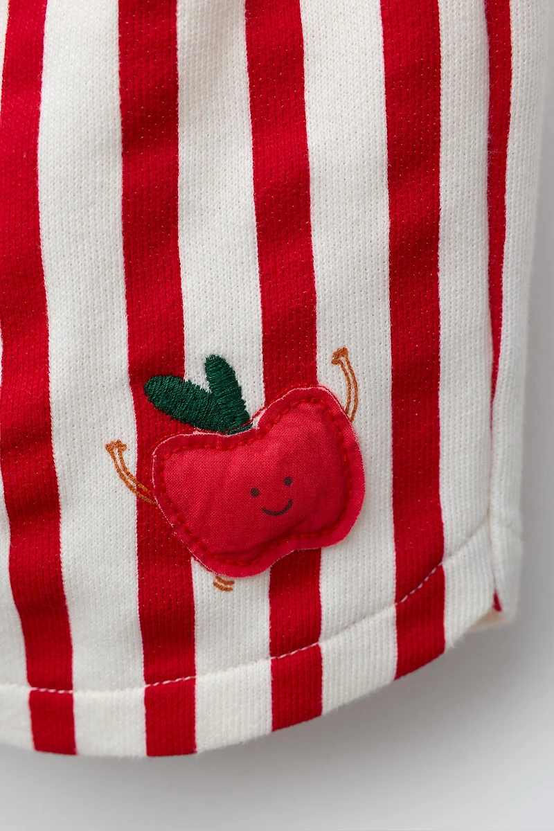 SHORT À RAYURES ET POMME