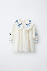 EMBROIDERED FLORAL PETER PAN COLLAR SHIRT
