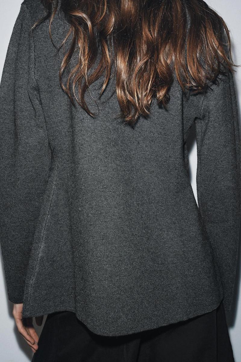 KNIT BLAZER WITH BROOCH