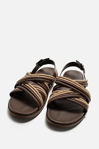 CONTRASTING STRAP SANDALS