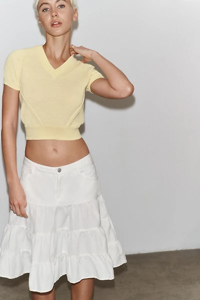SHORT SLEEVE V-NECK KNIT TOP