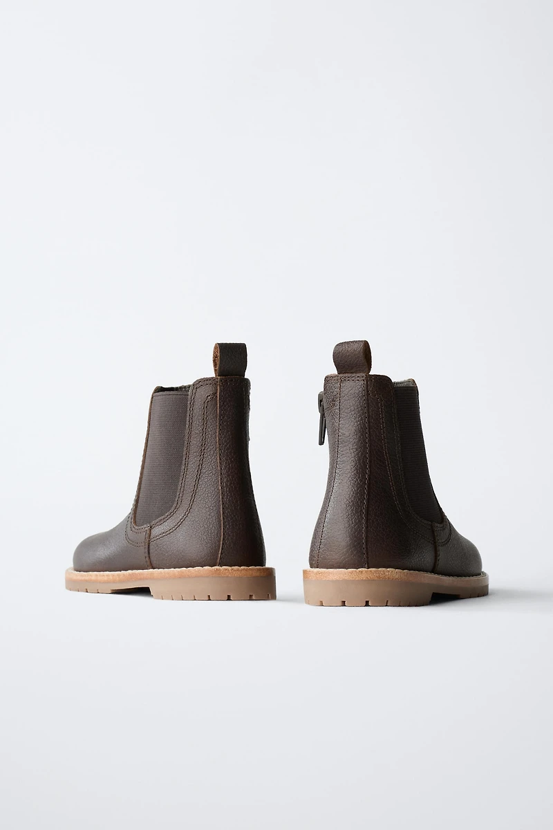 LEATHER CHELSEA BOOTS