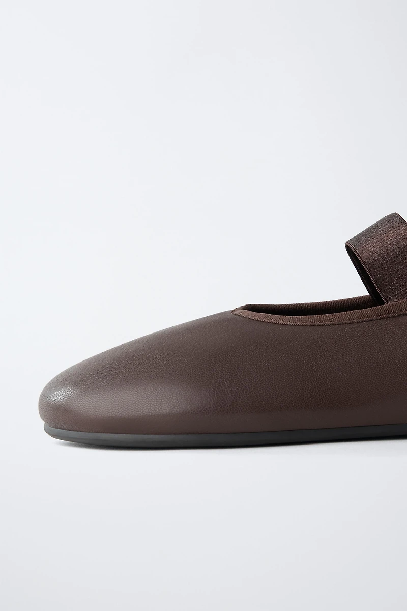 ELASTIC STRAP BALLET FLATS