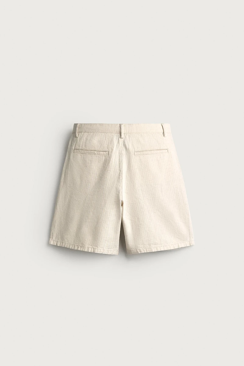BERMUDA WIDE FIT À RAYURES ET PLIS
