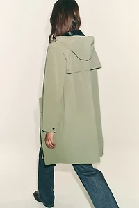 BLOUSON EFFET GOMME AVEC CAPUCHE