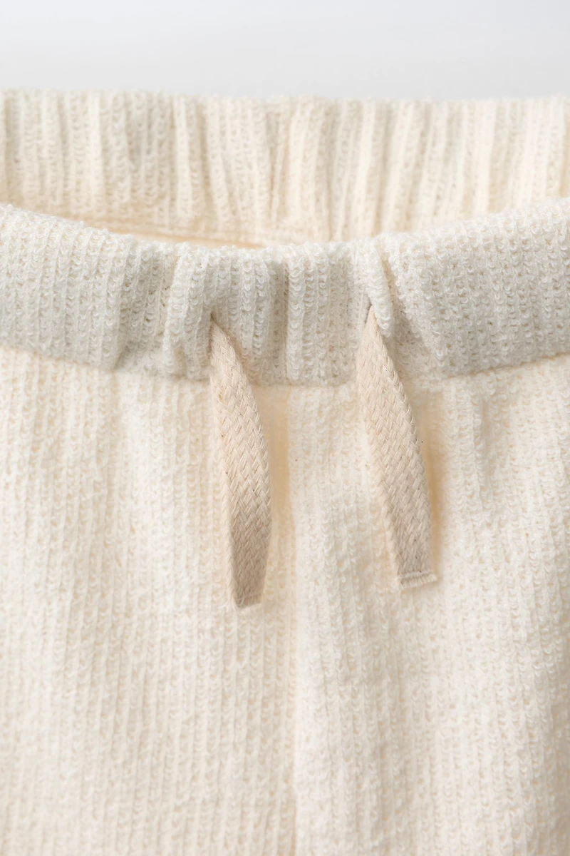 COMFORT TEXTURED SHORTS