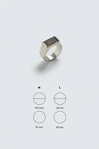 STONE SIGNET RING