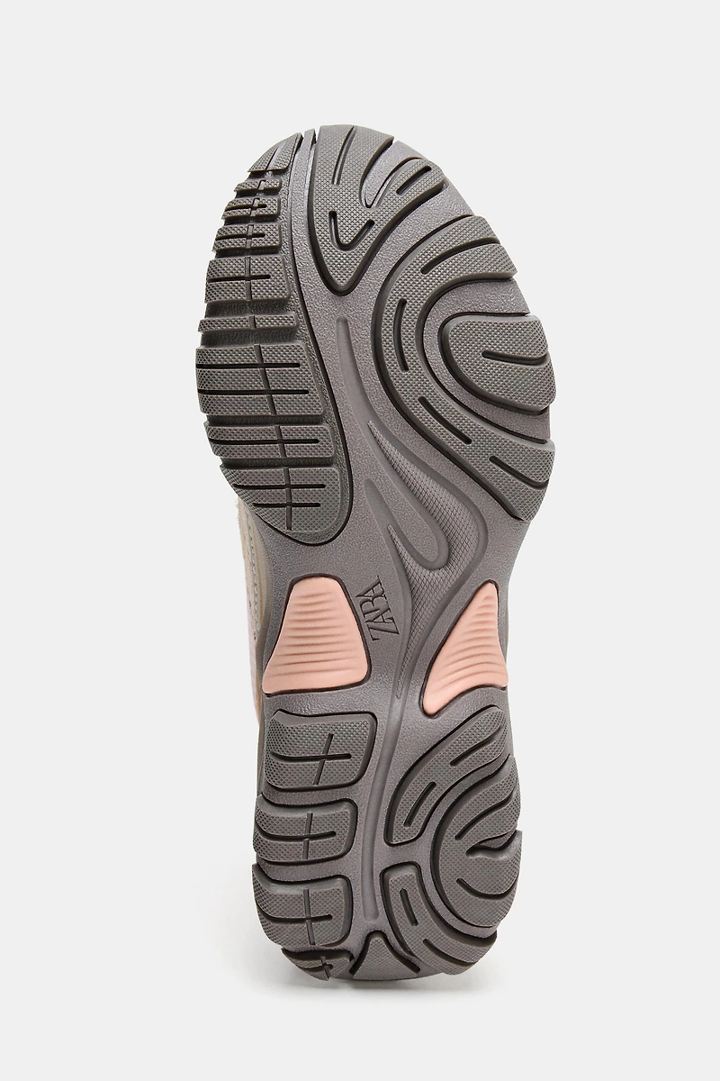 CHAUSSURE DE SPORT ÉLASTIQUES